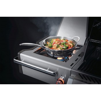 BARBACOA NAPOLEON PRESTIGE PRO 825 CON QUEMADOR LATERAL DE POTENCIA, QUEMADORES INFERIORES Y TRASEROS INFRARROJOS INOX