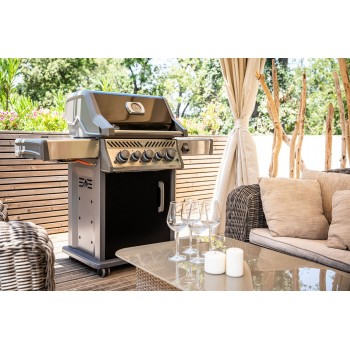 BARBACOA NAPOLEON ROGUE 425 CON QUEMADOR LATERAL, TRASERO Y ASADOR NEGRA