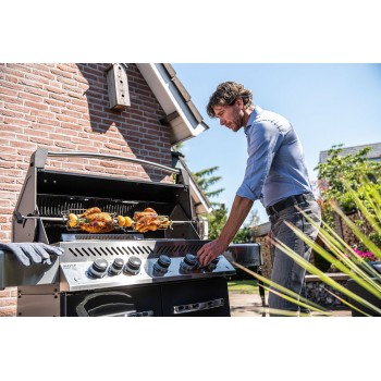 BARBACOA NAPOLEON PRESTIGE 665 CON QUEMADOR LATERAL Y TRASERO INFRARROJOS NEGRA
