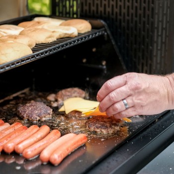 BARBACOA DE CARBÓN / AHUMADOR + PLANCHA GRAVITY SERIES 800 MASTERBUILT (MCG800G)