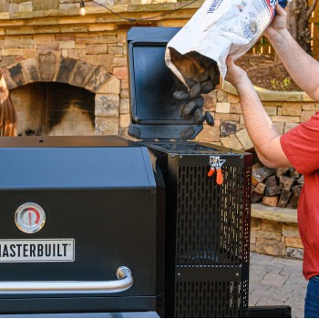 CHARCOAL BARBECUE / SMOKER GRAVITY SERIES 800 MASTERBUILT (MCG800G)