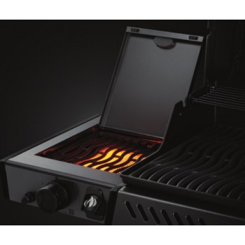 BARBACOA NAPOLEON FREESTYLE 425 CON QUEMADOR LATERAL SIZZLE ZONE